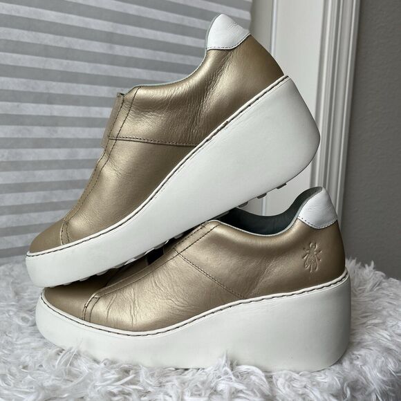 Fly London Gold Sneakers with Minimalist Design - Picture 3 of 8